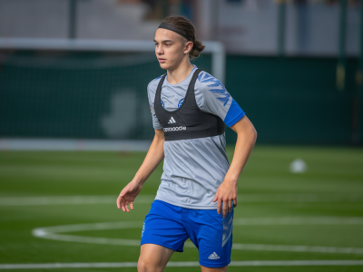 Wie du als jugendlicher spieler ein schul- und trainingsjahr mit periodisierten belastungszyklen planst, um leistungsverluste und burnout zu vermeiden